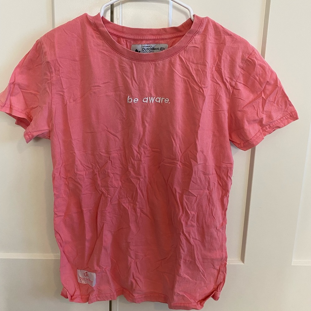Woman’s large dutch Bros tshirt.